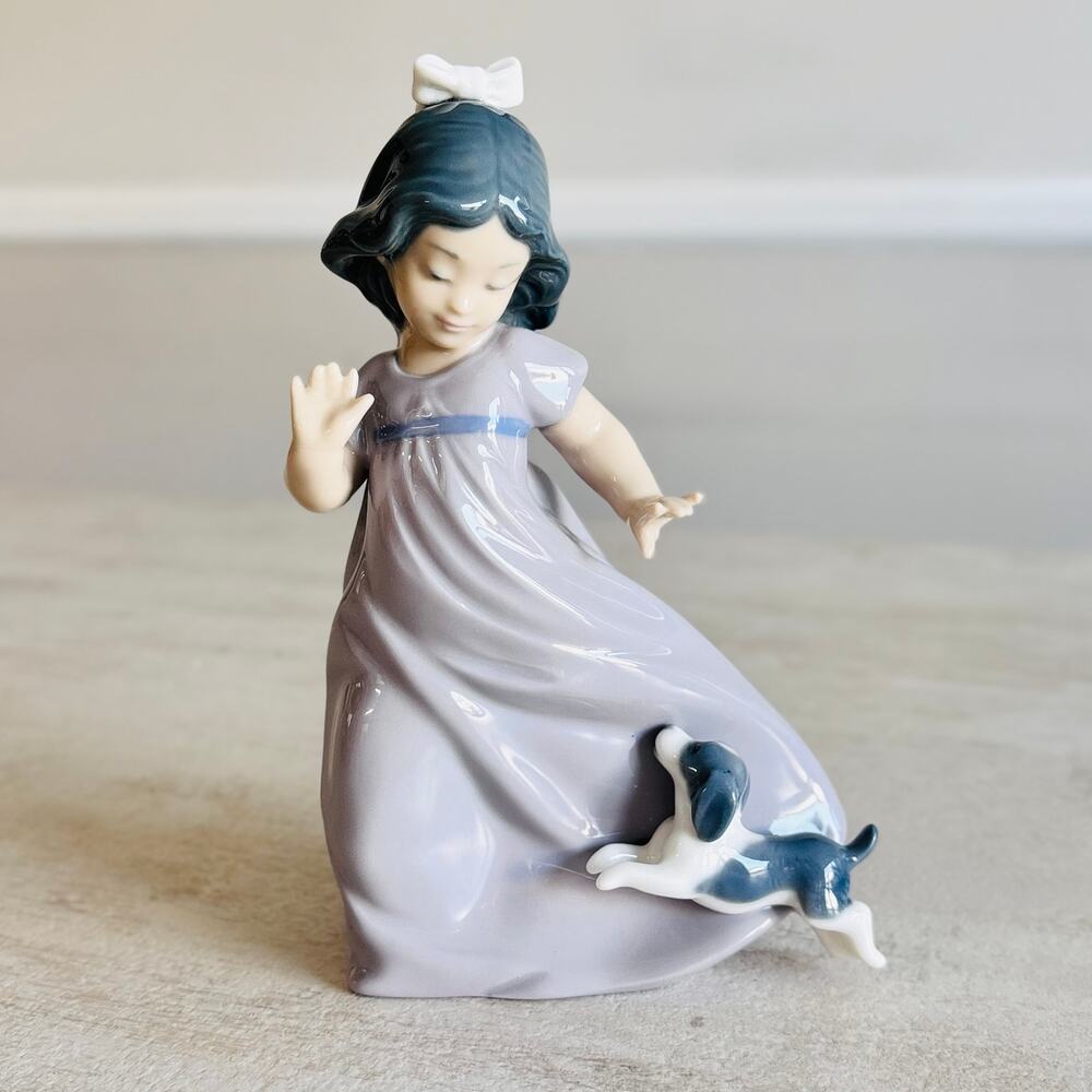 NAO by Lladro #1028 Let’s Play Girl With Puppy Porcelain Figurine Spain